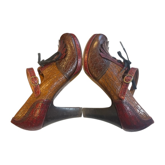 Vintage Chic Mihara Brown and Red Women's Shoes - Picture 10 of 13